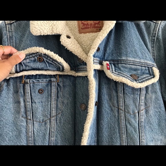 Levi’s Sherpa Denim Jacket - Picture 4 of 5